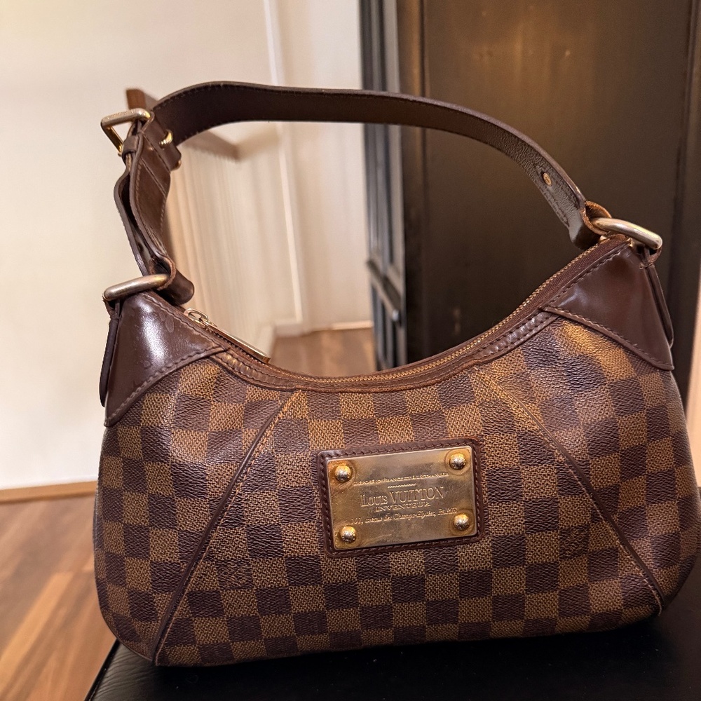 Louis Vuitton Thames PM